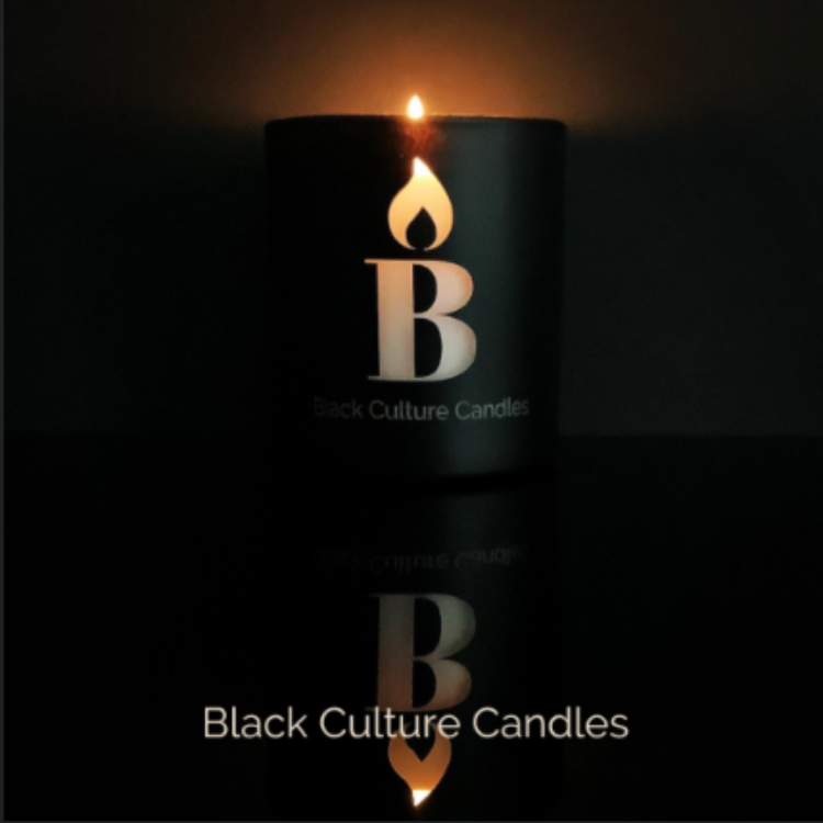 Rhythm & Blues luxury candle in etched glass with scent notes of citrus, lily of the valley, and musk—handcrafted with non-toxic wax and a crackling wood wick. A soulful scent inspired by jazz, gospel, and R&B—honoring culture, memory, and connection.